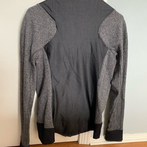 Lululemon Asymmetric Jacket - Picture 4 of 6